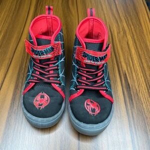 GUC ‘Spin’ Spiderman Light Up Shoes